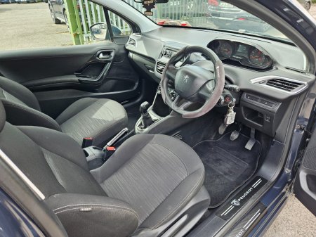 2015 Peugeot 208 - thumbnail 7