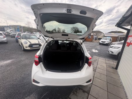 2017 Toyota Yaris - thumbnail 21