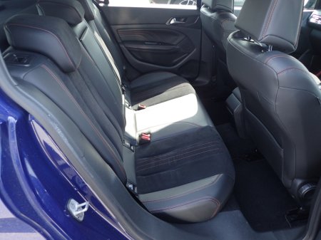2017 Peugeot 308 GT 2.0 HDI DIESEL 180 BHP AUTOMATIC // GENUINE GT TOP SPEC CAR // GT SUEDE SPORTS BUCKET SEATS // REVERSING CAMERA // GT FLAT BOTTOM SPORTS STEERING WHEEL €17,950 thumbnail