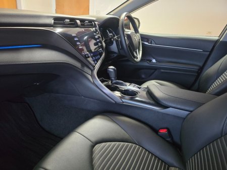 2020 Toyota Camry Hybrid World Sport Edition €27,500 thumbnail