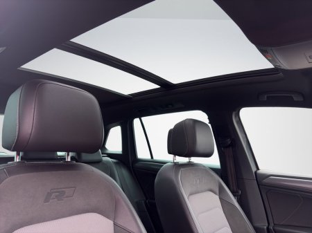 2019 Volkswagen Tiguan "Sporty style, all-weather grip — the SUV that’s as ready for life as you are" €30,888 thumbnail