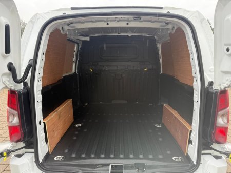 2022 Peugeot Partner PROFESSIONAL PREMIUM BLUEHDI L1 €14,550 thumbnail