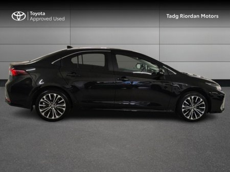 2025 Toyota Corolla - thumbnail 3