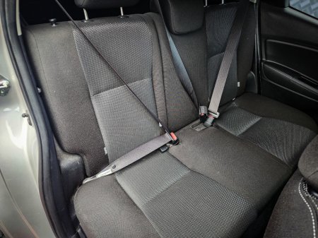 2020 Toyota Vitz - thumbnail 33