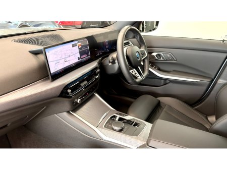 2025 BMW 3 Series - thumbnail 11