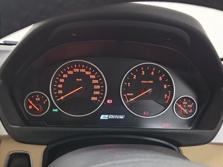 2017 BMW 3 Series 330e SE thumbnail