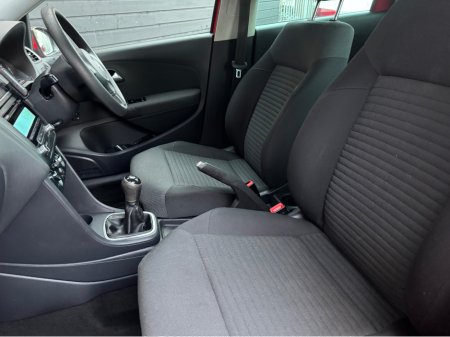 2013 Volkswagen Polo - thumbnail 12