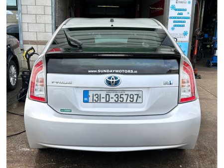 2013 Toyota Prius - thumbnail 4