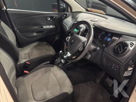 2017 Renault Captur 1.2 PETROL AUTO - CRUISE CONTROL - HEATING / AC CONTROLS - ALL ELECTRIC WINDOWS €14,450 thumbnail