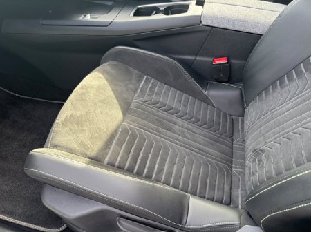 2025 Peugeot 5008 - thumbnail 9