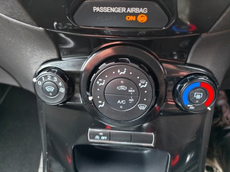 2017 Ford Fiesta Titanium 1.0 65PS M5 4DR €10,950 thumbnail