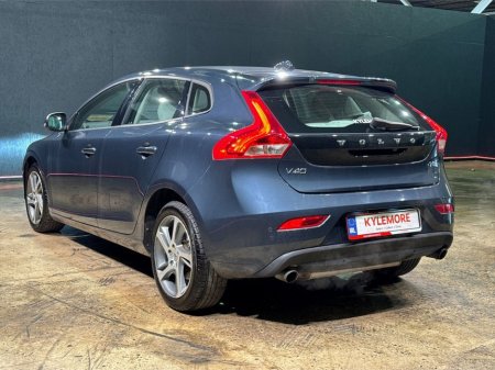 2017 Volvo V40 - thumbnail 5