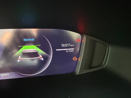 2025 Peugeot 2008 - thumbnail 10