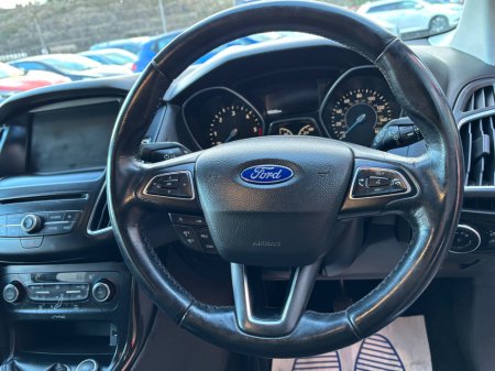 2015 Ford Focus - thumbnail 6