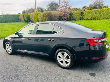 2016 Skoda Superb - thumbnail 10