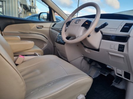 2012 Toyota Estima - thumbnail 5