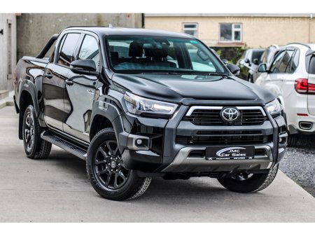 2026 Toyota Hilux - thumbnail 2