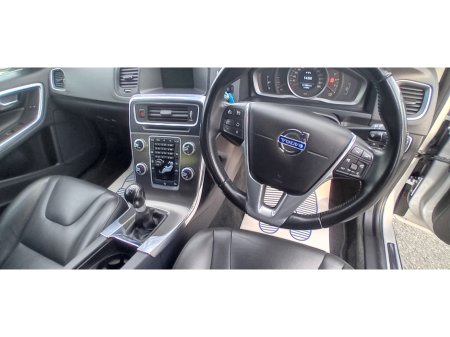 2015 Volvo V60 D2 SE 5DR...LOW MILEAGE... €10,950 thumbnail