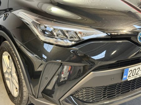 2020 Toyota C-HR 1.8 HYBRID LUNA €21,890 thumbnail