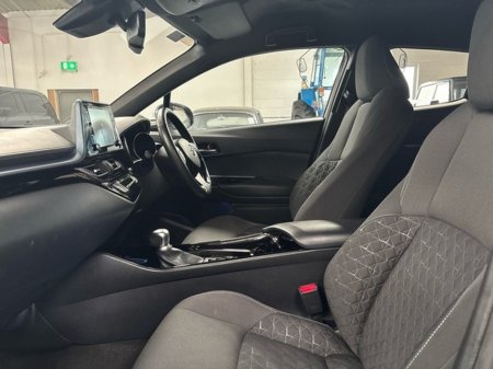 2020 Toyota C-HR 1.8 HYBRID SPORT 4DR AUTO €24,950 thumbnail