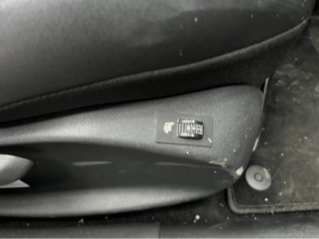 2019 Peugeot 2008 €15950! 2019 PEUGEOT 2008 1.2 AUTOMATIC / REVERSE CAMERA / HEATED SEATS €15,950 thumbnail