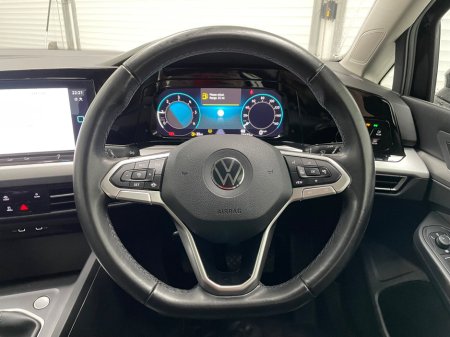 2021 Volkswagen Golf  €23,995 thumbnail