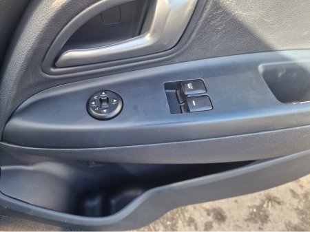 2016 Kia Rio - thumbnail 20