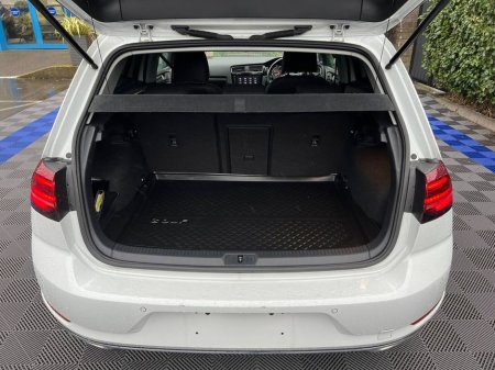 2020 Volkswagen Golf HIGHLINE 2.0 TDI * HUGE SPEC * // LEATHER HEATED SEATS // DYNAUDIO // 360 SURROUND PARKING SENSORS €23,990 thumbnail