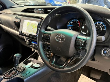 2022 Toyota Hilux - thumbnail 12