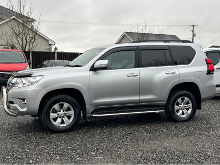 2021 Toyota Landcruiser - view 4