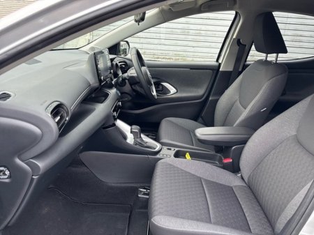 2021 Toyota Yaris - thumbnail 6