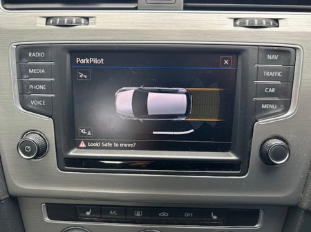 2016 Volkswagen Golf - thumbnail 14