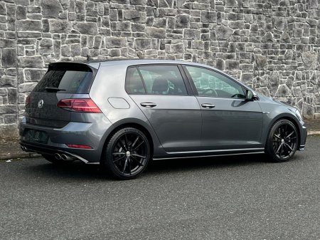 2018 Volkswagen Golf 2.0 R 4MOTION 310PS 5DR A AUTO €28,950 thumbnail