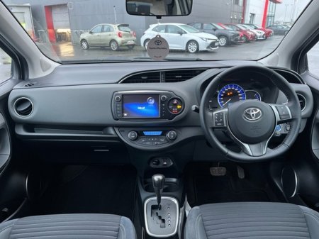 2016 Toyota Yaris HYBRID LUXURY MC 4DR AUTO €14,950 thumbnail