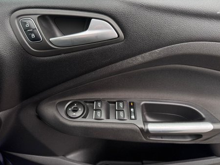 2016 Ford Grand C-Max 1.5 TDCI ZETEC 120 120PS 5DR €8,999 thumbnail