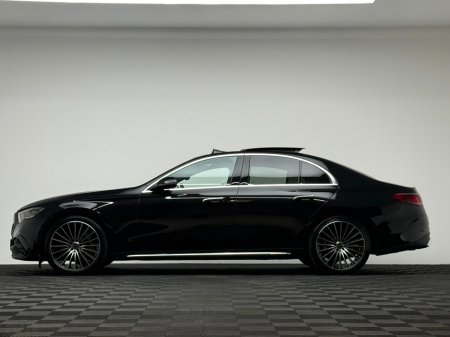 2025 Mercedes-Benz E Class E220D AMG LINE PREMIUM *PAN ROOF* €79,990 thumbnail