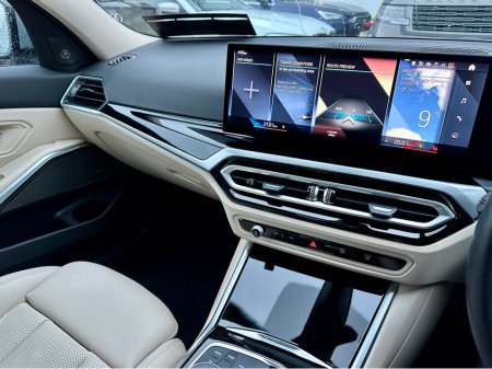 2024 BMW 3 Series 330e SPORT AUTO €40,950 thumbnail