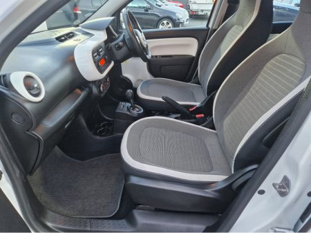 2018 Renault Twingo DYNAMIQUE 900cc PETROL AUTOMATIC 5DR thumbnail