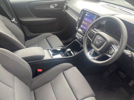 2023 Volvo XC40 - thumbnail 13
