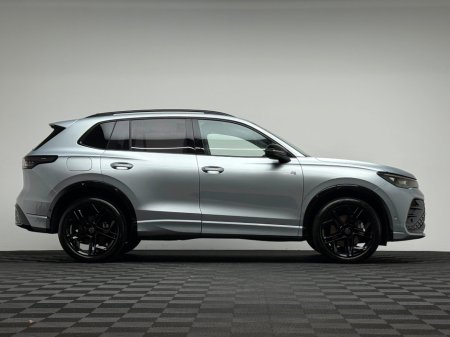 2025 Volkswagen Tiguan - thumbnail 8