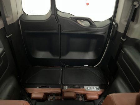 2021 Honda Stepwagon - thumbnail 17