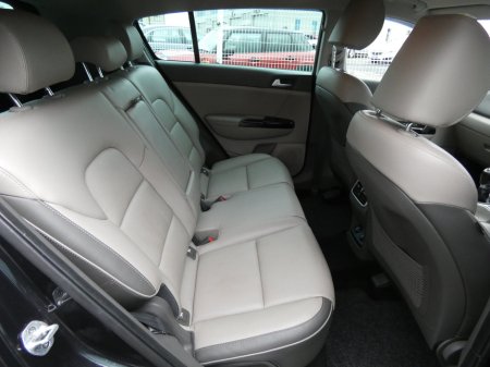 2018 Kia Sportage 1.7 PLATINUM €16,750 thumbnail