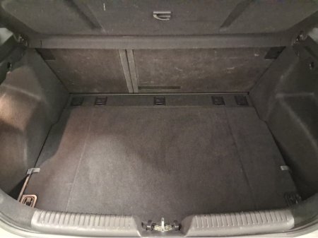 2016 Hyundai i30 1.6 DELUXE 5DR €9,888 thumbnail