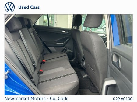 2024 Volkswagen T-Roc - view 3