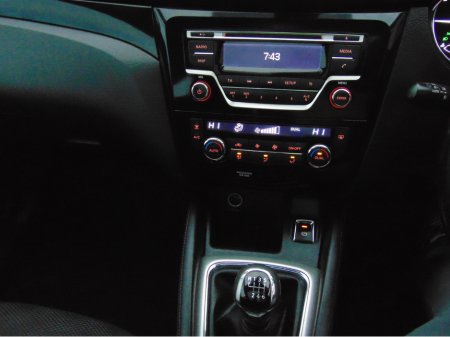 2016 Nissan Qashqai - thumbnail 17