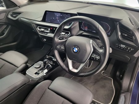 2022 BMW 1 Series - photo 6