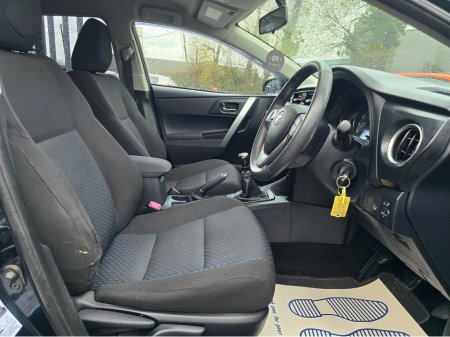 2015 Toyota Auris - thumbnail 9