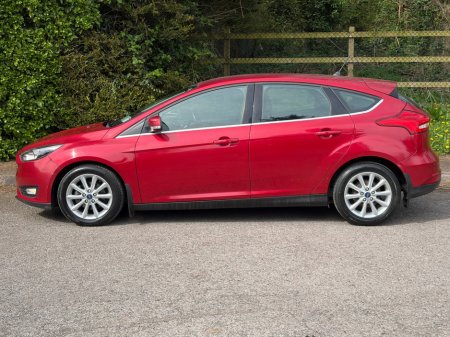 2018 Ford Focus - thumbnail 9