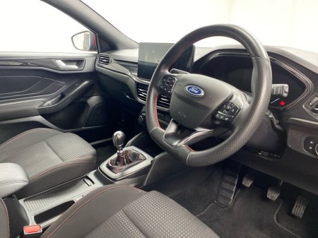 2023 Ford Focus - thumbnail 6