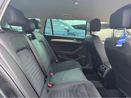 2018 Volkswagen Passat HIGHLINE 1.6 TDI MANUAL 6SPEED FWD 120 120HP 5DR €17,950 thumbnail